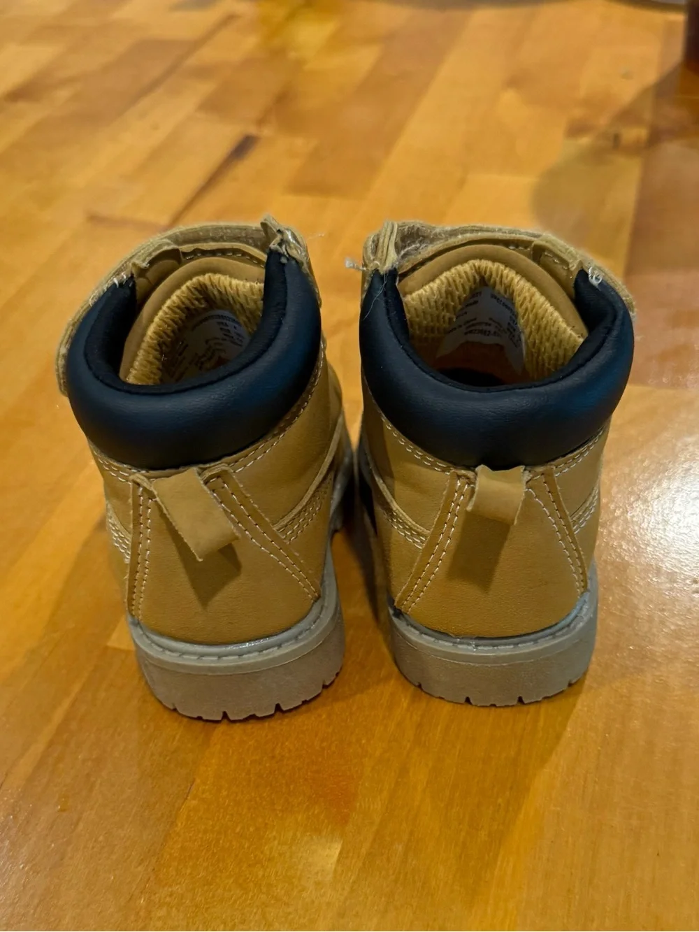 wonder nation Tan and Black 4C Hook-and-Loop Boots